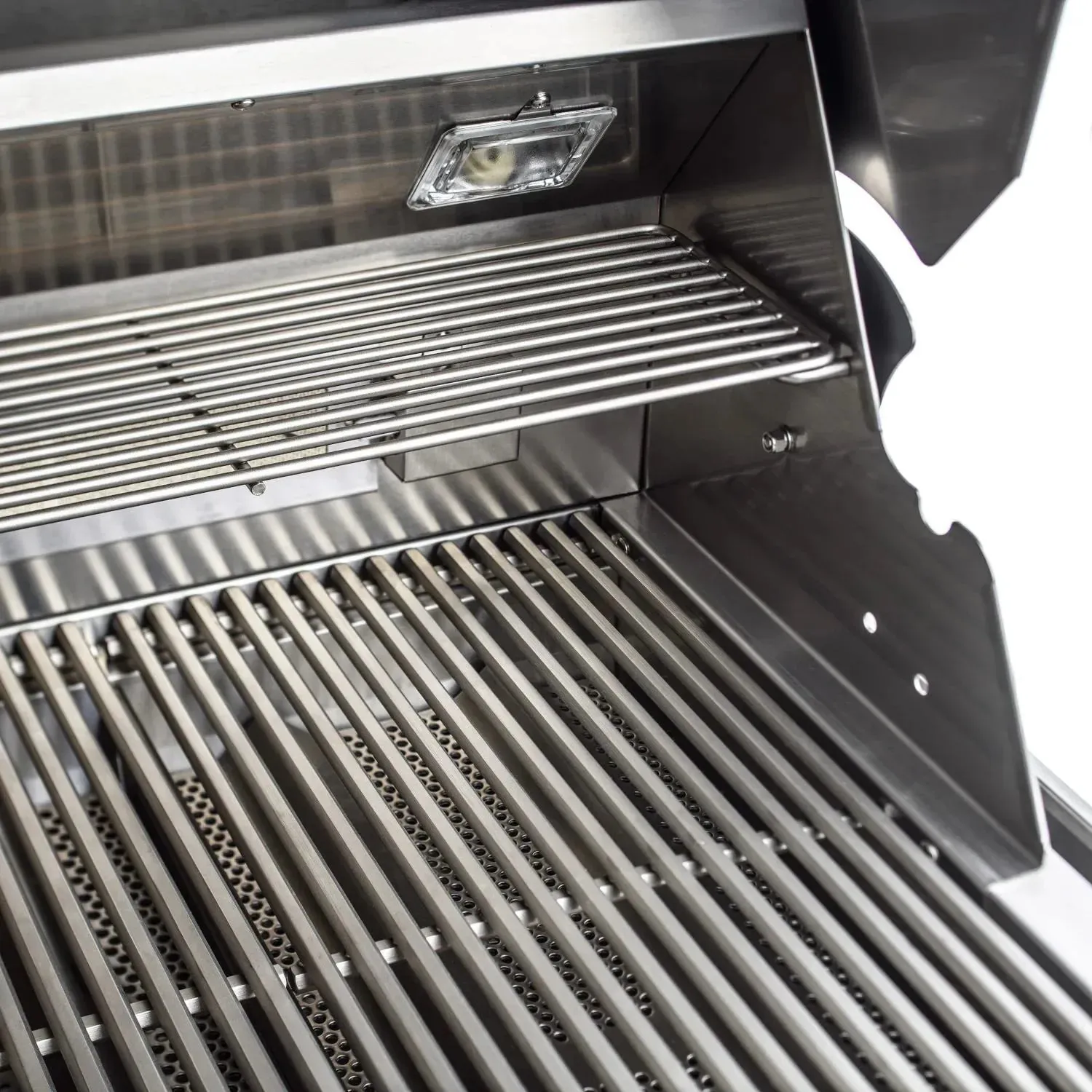 Blaze Premium LTE3 Marine Grade 32" 4-Burner Natural Gas Grill with Rear Infrared Burner & Grill Lights